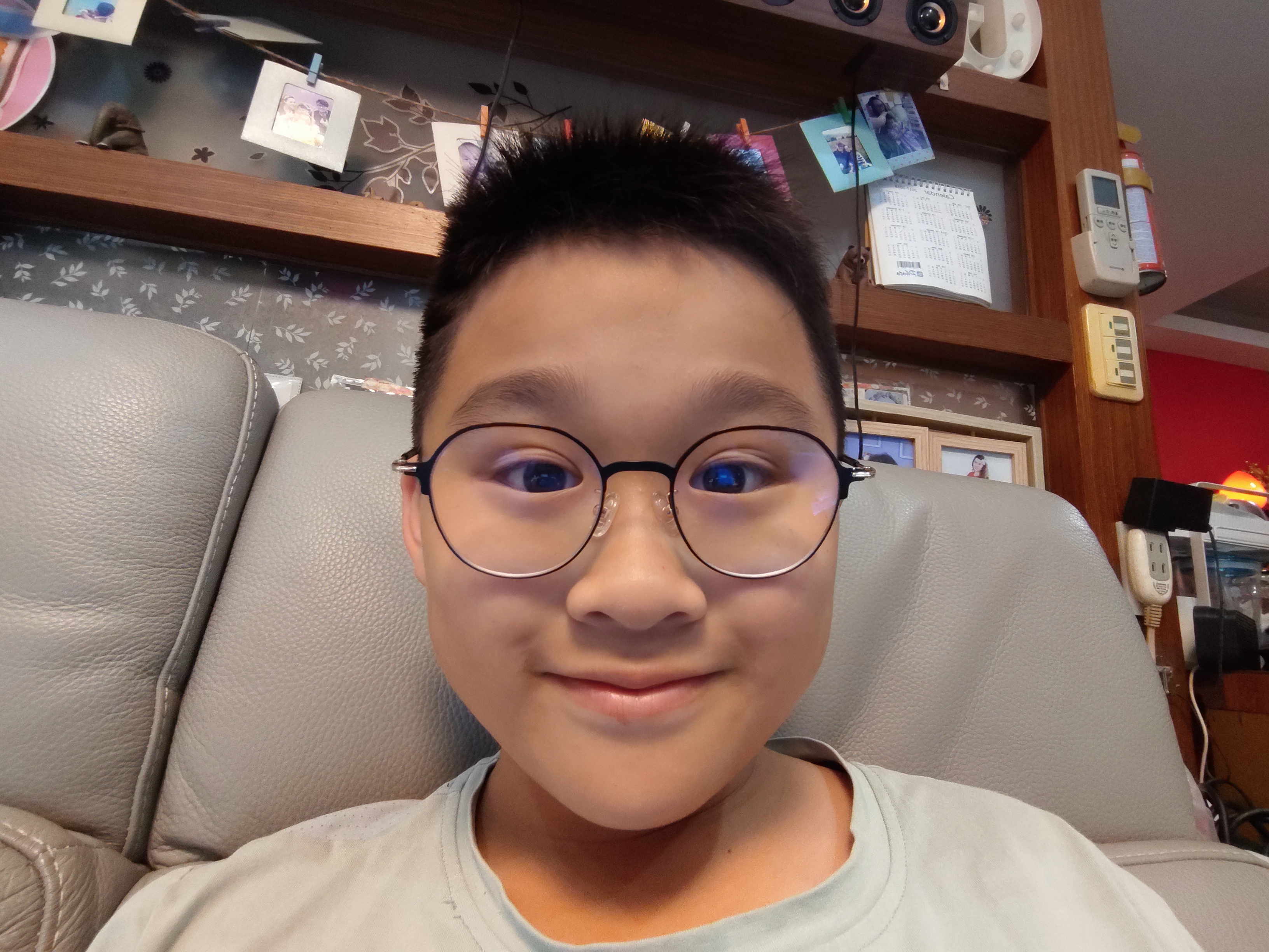 <br><b>Oliver</b><br><font size=-1>臺中市西屯區永安國小<br>5年4班</font>頭貼圖片