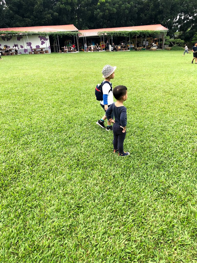 <br><b>方伯宸:我的未婚妻</b><br>臺中市北屯區東光國小<br>4年4班頭貼圖片