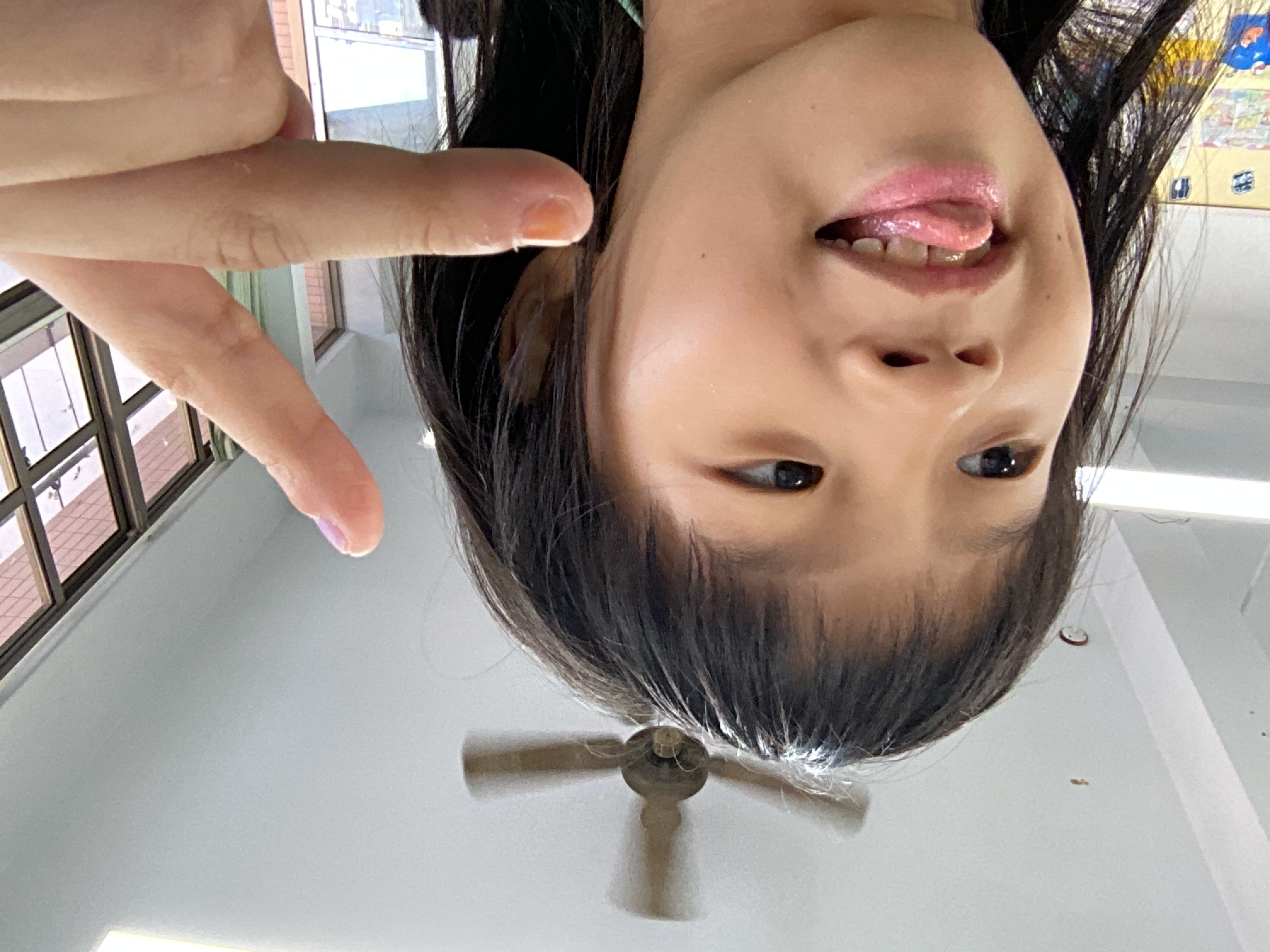 <br><b>你好,小貓咪?</b><br>苗栗縣苗栗市文華國小<br>3年4班頭貼圖片