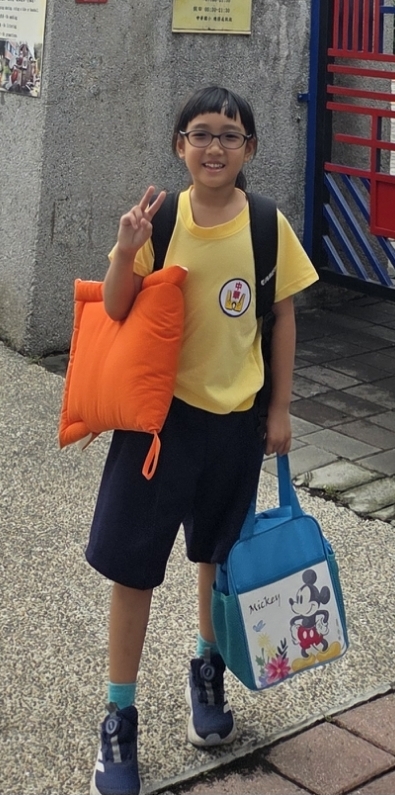 <br><b>黃予熙</b><br><font size=-1>臺中市北區中華國小<br>1年3班</font>頭貼圖片